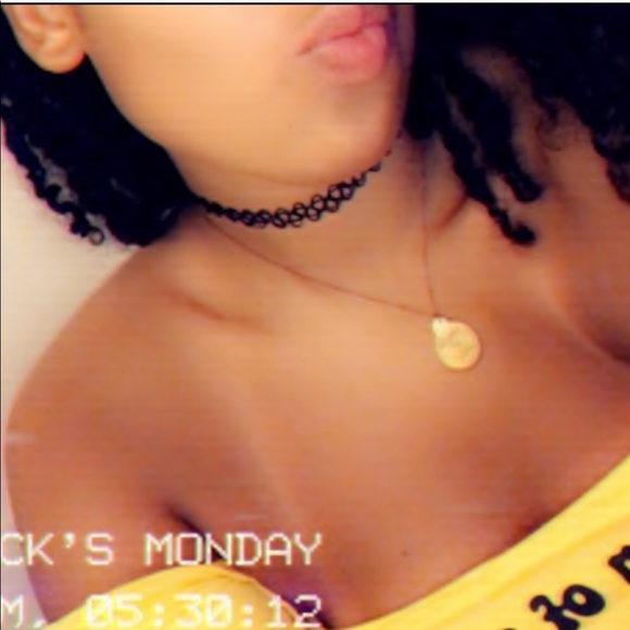 Black Minimalist Tattoo Choker - Picture 4 of 4